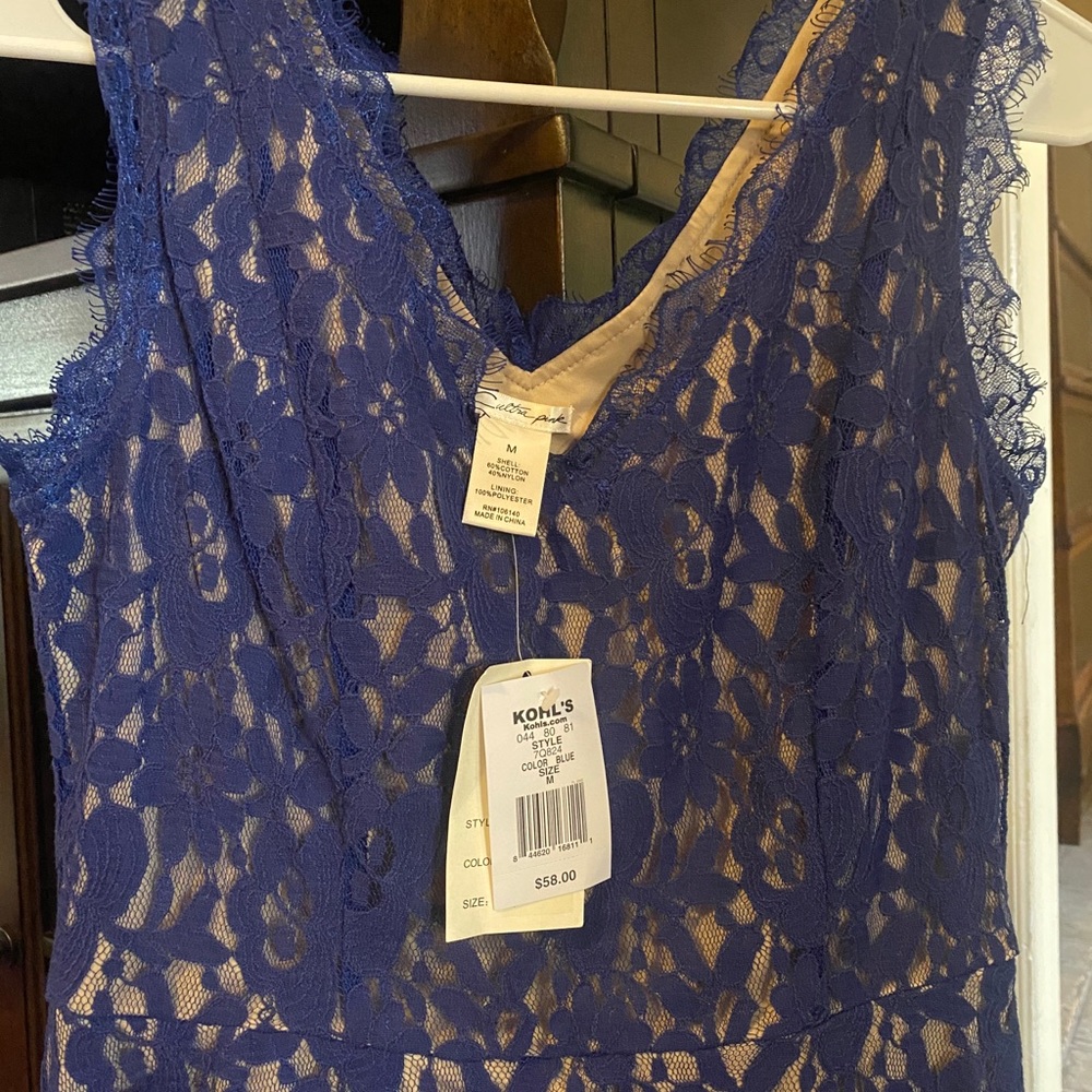 Dress - Picture 4 of 4